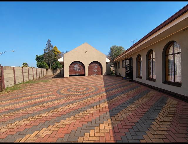3 BEDROOM HOUSE FOR SALE IN UNITAS PARK